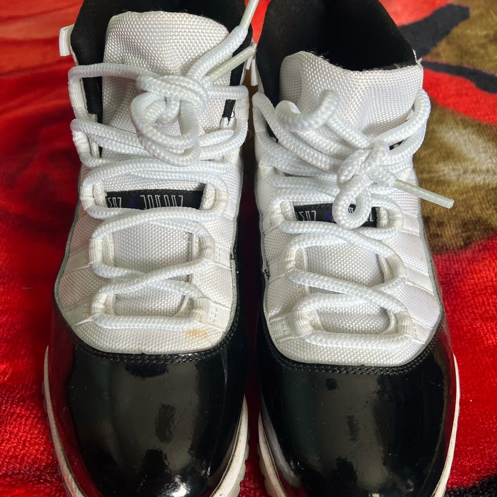 Jordan 11 - Picture 3 of 3